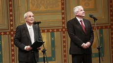 Premiér Jiří Rusnok na jevišti Národního divadla slavnostně zahájil divadelní Premiér Jiří Rusnok na jevišti Národního divadla slavnostně zahájil divadelní