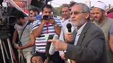 Lídr egyptského Muslimského bratrstva Muhammad Badí na demonstraci proti...