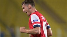 DRUHÝ GÓL. Náskok Arsenalu na hiti Fenerbahce zvýil Aaron Ramsey stelou po...