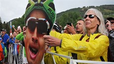 JSI NEJLEPŠÍ. Americká fanynka s kartonovou hlavou slovenského cyklisty Petera... JSI NEJLEPŠÍ. Americká fanynka s kartonovou hlavou slovenského cyklisty Petera...