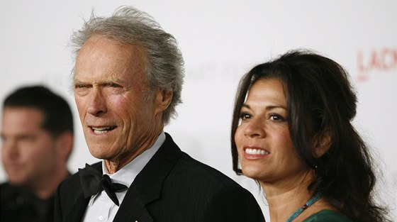 Clint Eastwood a jeho manelka Dina