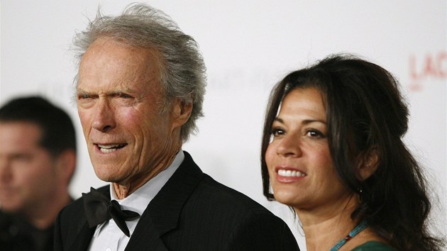 Clint Eastwood a jeho manelka Dina