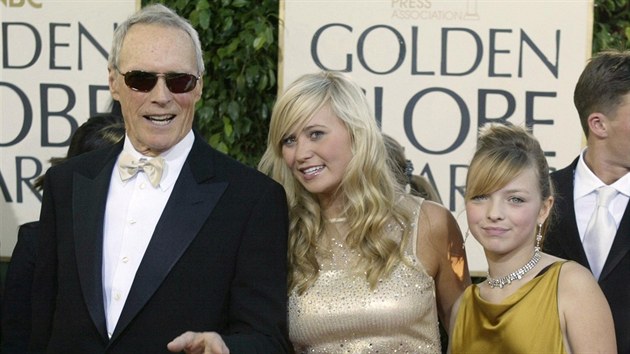 Clint Eastwood a jeho dcery Alison Eastwoodov a Kathryn Reevesov (2005)