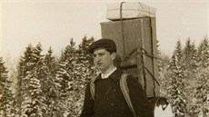 Helmut Hofer se ivil jako nosi pro eskou boudu na Snce od svých 15 do 20...