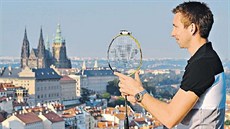 Badmintonista a eský vlajkono na londýnské olympiád Petr Koukal pozorn...