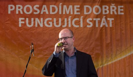 Pedseda SSD Bohuslav Sobotka slíbil proetit spor o sestavení kandidátky strany v Olomouckém kraji, rebelové ze zruené buky proto nenapadnou výsledek voleb u soudu. Ilustraní snímek