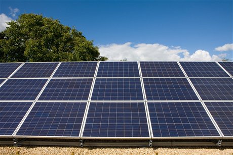 Rozestavná fotovoltaická elektrárna na Blanensku láká zlodje (ilustraní snímek).