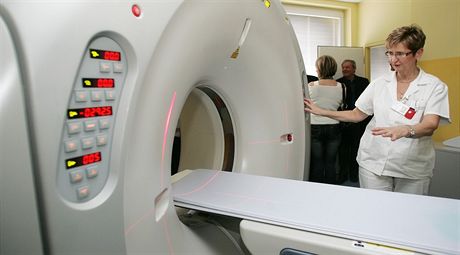 Na poítaový tomograf pro teplickou nemocnici vypsala Krajská zdravotní dalí výbrové ízení. (Ilustraní snímek)