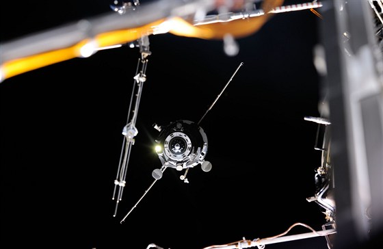 Odlet Progresu po oddlení od stanice ISS 11. ervna letoního roku.