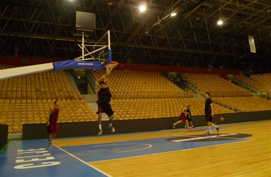 etí basketbalisté na prvním tréninku v djiti mistrovství Evropy. Tomá...