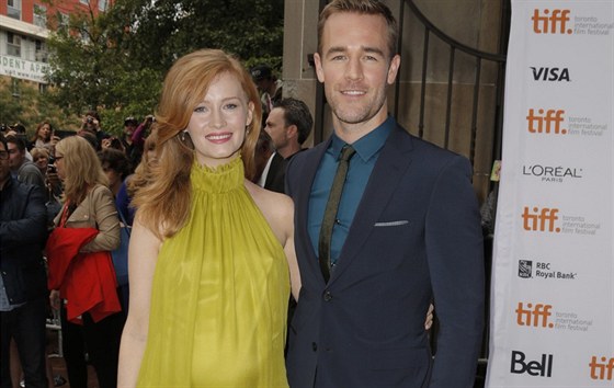 James Van Der Beek a jeho manelka Kimberly (7. záí 2013)