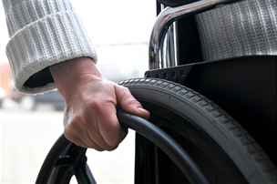 Ilustraní foto - invalidní drustva mohou zbohatnout na pefakturaci, ne na práci postiených.