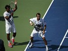 FINLE! Radek tpnek (vpravo) a Leander Paes oslavuj postup do finle US...