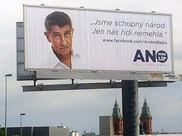 Pedvolební billboard politického hnutí ANO v Praze na Smíchov. (2. záí 2013)