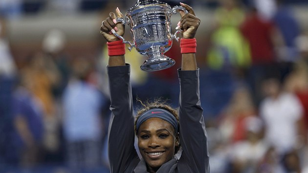 AMPIONKA. Americká tenistka Serena Williamsová je nejstarí vítzkou US Open v