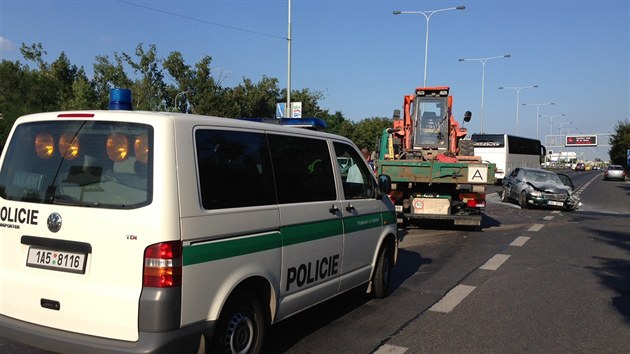 Nehoda lexusu a nkladnho auta na Jin spojce.