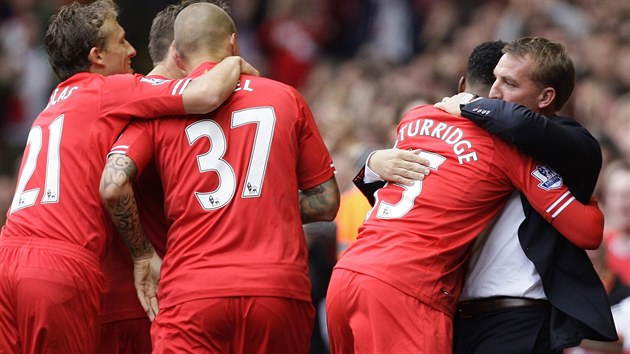 TVRTÁ MINUTA A MANCHESTER NA KOLENOU. Liverpool el díky Danielovi...