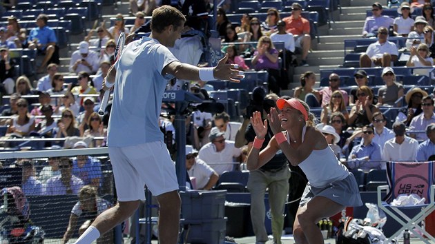 MME TO! Andrea Hlavkov slav zisk titulu v mixu na US Open s Maxem Mirnm.