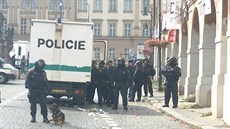 Zásah policie proti squaterm na praském Pohoelci (1. záí 2013)