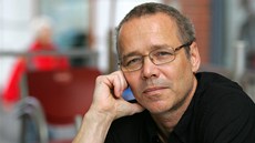 Bývalý šéf karlovarského AC Start Vít Hořejš strávil téměř dva roky ve vazbě. Bývalý šéf karlovarského AC Start Vít Hořejš strávil téměř dva roky ve vazbě.