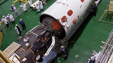 Nakládání Sojuzu TMA-08M pro let k ISS