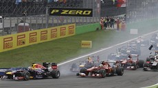 Pole vozů krátce po startu Velké ceny Itálie. V čele Sebastain Vettel. Pole vozů krátce po startu Velké ceny Itálie. V čele Sebastain Vettel.