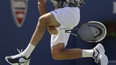 Akrobatický úder Radka tpánka ve finále tyhry na US Open.