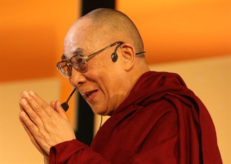 Kapitalismus by neml zapomínat na lidskost, ekl dalajlama na konferenci ve Washingtonu.
