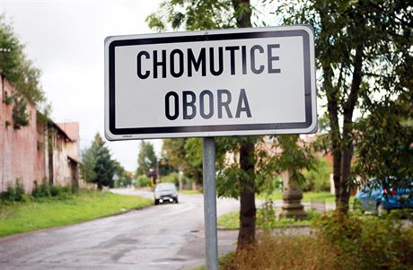 Nehoda i nsledn napaden se odehrly asi kilometr od Obory u Chomutic na...