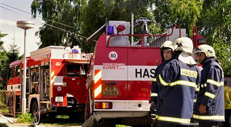 Haení altánu v Rozvadovicích na Olomoucku museli hasii ve tvrtek peruit, nali pi nm toti minu z druhé svtové války. (ilustraní snímek)