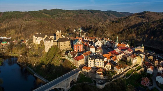 O parkovné se bude v Lokti starat nový nájemce. Stávajícímu u skonila smlouva.