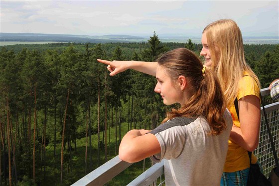 Výlety na rozhledny jsou populární v kadé roní dob. Ilustraní foto