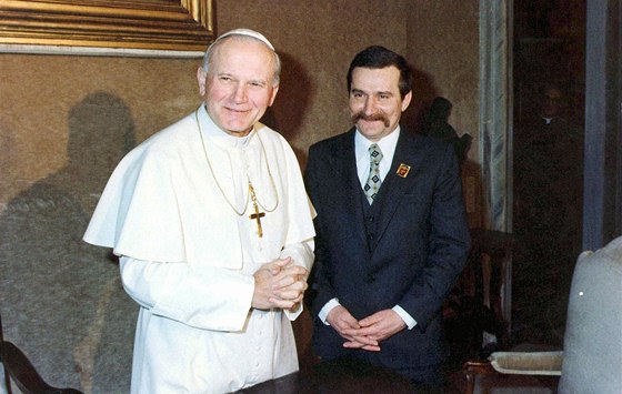 Pape Jan Pavel II. ve Vatikánu pijal tehdejího pedáka polské nezávislé