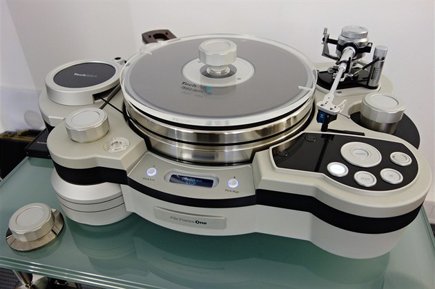 Krásná technická řešení jsme zaznamenali na veletrhu High End Mnichov v květnu... Krásná technická řešení jsme zaznamenali na veletrhu High End Mnichov v květnu...