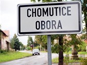Nehoda i nsledn napaden se odehrly asi kilometr od Obory u Chomutic na...