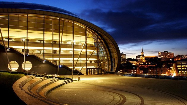Koncertn halu Sage v britskm Gatesheadu navrhl architekt Norman Foster.