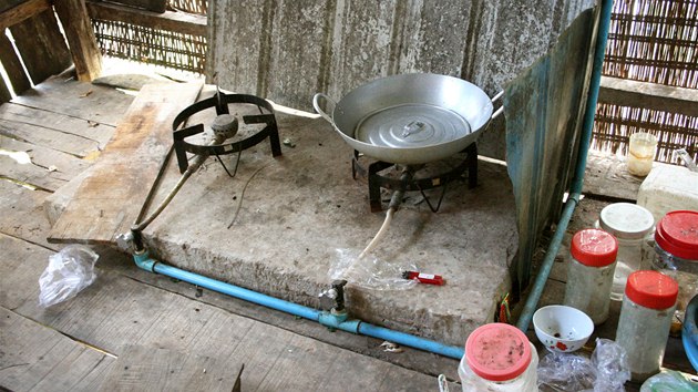 Spork v kuchyni Nhoung Keourn, kter je napojen na bioplynrnu.
