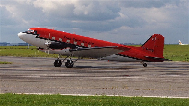 Speciln Dakota Douglas DC-3T pi pistn v Praze 19.9.2013.