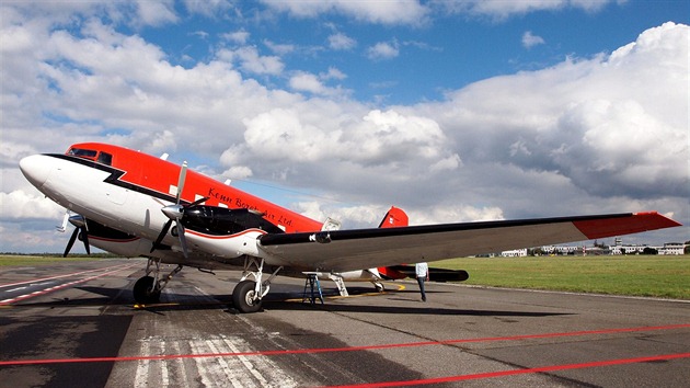 Speciln Dakota Douglas DC-3T pi pistn v Praze 19.9.2013.