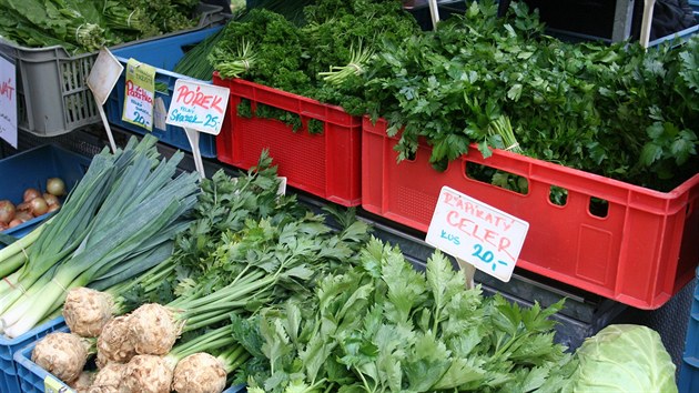 Pro Praany je asi nejzajmavj komoditou farmskch trh erstv zelenina. Tak erstv a kehk, e na takovou v supermarketu narazte jen tko. 