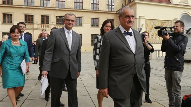 Karel Schwarzenberg a dal kandidti jdou pedstavit pedvolebn program TOP 09.