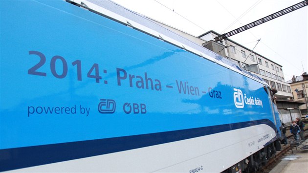 Kest lokomotivy 1216 Taurus v barvch eskch drah. Lokomotiva se jmenuje Spirit of Brno a bude thnout railjety.
