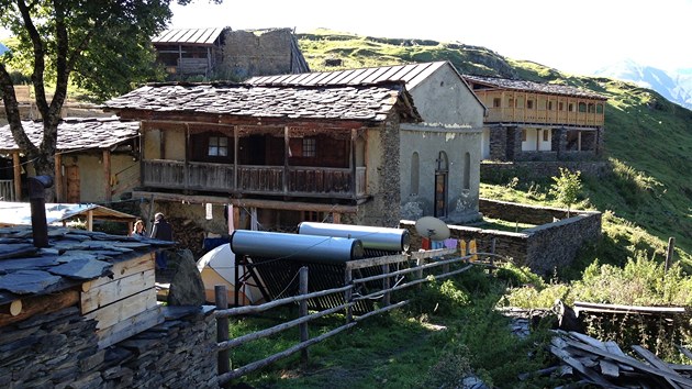 Omalo je hlavn vesnice v historick oblasti Tuetie na severovchod Gruzie, nachzejc se na severnm svahu Velkho Kavkazu pobl hranic s Ruskem.