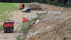 Hlavní tah mezi dvěma největšími městy Vysočiny tak možná bude nutné i v zimě... Hlavní tah mezi dvěma největšími městy Vysočiny tak možná bude nutné i v zimě...