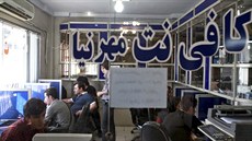 Íránská internetová kavárna v Teheránu