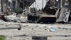 Pohled na ulici v al-Myassar, které sousedí s Aleppem, po pestelce rebel s