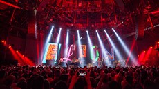 Záběr z londýnského koncertu Eltona Johna v rámci iTunes festivalu Záběr z londýnského koncertu Eltona Johna v rámci iTunes festivalu