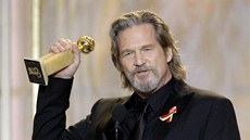 Zlaté glóby 2010 - Jeff Bridges s cenou za film Crazy Heart