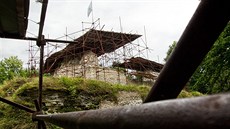 Znovuobjevený hrad Vízmburk dlouho chátral, ale sdružení už jej začíná... Znovuobjevený hrad Vízmburk dlouho chátral, ale sdružení už jej začíná...
