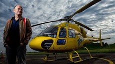 Pilot vrtulníku Daniel Tuček na hradeckém letišti. Pilot vrtulníku Daniel Tuček na hradeckém letišti.